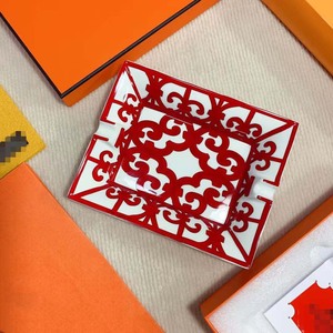 Cendrier en céramique à motif lettres artistiques, style Pop Art vibrant, plateau carré pour cigarettes, pour la décoration moderne de la maison et l'ornement de bureau - Product Image 6