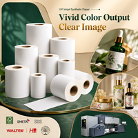 Papier synthétique imprimable UV personnalisé, papier autocollant imprimable à jet d'encre UV, emballage de produits en rouleau, film autocollant UV PP OEM