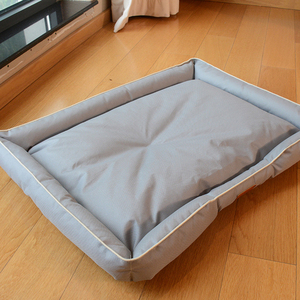 Coussin pour chien rectangulaire minimaliste gris uni en tissu Oxford respirant, pour intérieur, toutes saisons, amovible et lavable - Product Image 5