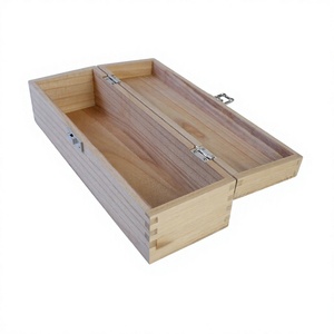 Caja rectangular de madera de pino para regalo, manualidades o almacenamiento, con bisagras y asa, hecha en Vietnam. - Product Image 1