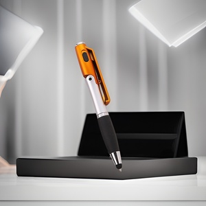 Stylo bille LED créatif 4-en-1 avec support de téléphone et lumière, facile à recharger et à remplacer les consommables - Product Image 1