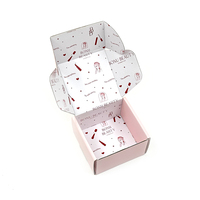 Boîte d'emballage en papier ondulé écologique personnalisée avec motif de fille d'anime rose mignonne pour les produits de beauté, les soins de la peau et les cosmétiques pour les startups