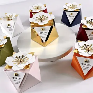 Exquisitas Cajas de Regalo de flores triangulares multilaterales con tarjetas blancas doradas, caja de embalaje de dulces de cumpleaños para fiesta de boda