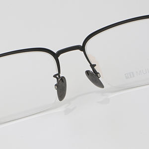 <span class=keywords><strong>Gafas</strong></span> Clásicas y Versátiles de Media Montura, Color Negro Mármol, con Graduación Óptica Multifocal, Marca de Lujo, Calidad Superior - Product Image 5