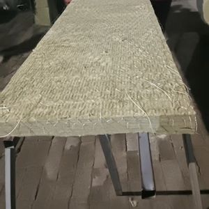 Rouleau isolant en <span class=keywords><strong>laine</strong></span> <span class=keywords><strong>de</strong></span> <span class=keywords><strong>roche</strong></span> <span class=keywords><strong>de</strong></span> basalte <span class=keywords><strong>de</strong></span> 50mm d'épaisseur résistant au feu pour résistance à la chaleur extérieure <span class=keywords><strong>laine</strong></span> <span class=keywords><strong>de</strong></span> <span class=keywords><strong>roche</strong></span> résistante au feu pour entrepôts - Product Image 6