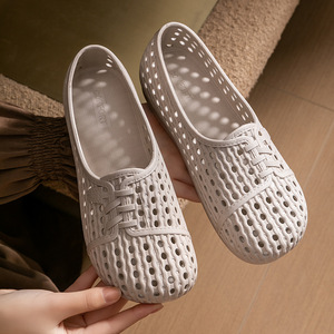 Nouvelles chaussures de jardin pour femmes, style Mary Jane, ajourées, confortables, durables, en PVC, antidérapantes, imperméables, respirantes, légères, en liège, pour l'été - Product Image 4