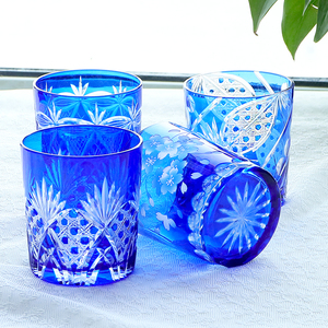Verre à whisky en verre bleu de style japonais Edo Kiriko, fabriqué en usine, pour les bars et la préparation de cocktails à domicile - Product Image 2