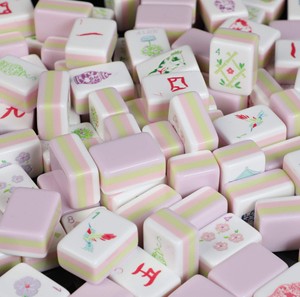 En stock – Nouveaux articles de <span class=keywords><strong>plage</strong></span> – Mini jeu de Mahjong de voyage de luxe en acrylique gravé à 4 couches, 160 tuiles rouges, édition américaine - Product Image 6