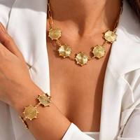 Dernière arrivée de bracelets en acier inoxydable pour femmes bijoux réglables à la main bracelet en forme de bobine de moustique pour cadeau de soirée de fête