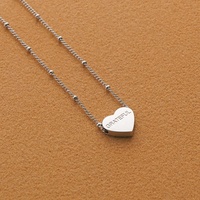 Collier avec pendentif mini cœur pour femme, chaîne satellite, gravure personnalisée, affirmation positive, cadeau significatif en forme de cœur
