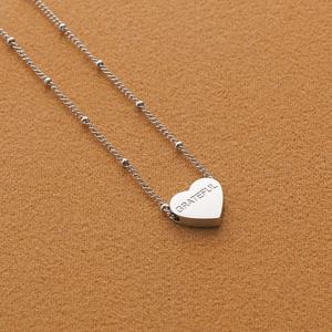 Collier avec pendentif mini cœur pour femme, chaîne satellite, gravure personnalisée, affirmation positive, cadeau significatif en forme de cœur - Product Image 4