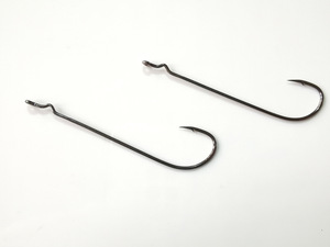 Hameçons Bloodline pour leurres souples, en acier à haute teneur en carbone, à corps large, à ardillons, design à tige plate, 5 hameçons - Product Image 4