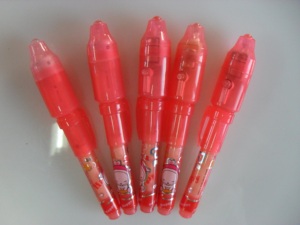 Bolígrafo Secreto Mini OEM con Luz UV, Bolígrafo Invisible, Marcador Textil para Mensajes <span class=keywords><strong>Secretos</strong></span>, Tinta Invisible UV que Desaparece en Tela - Product Image 3