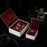Boîtes à bijoux avec emballage cadeau en velours pour bagues, colliers de perles, boucles d'oreilles, palettes de fards à paupières, ensemble cadeau en gros