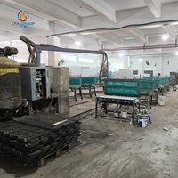 Ligne de production de pierres de construction en PU, machine à mousser automatique contrôlée par PLC avec moteur de pompe pour la décoration murale en pierre artificielle