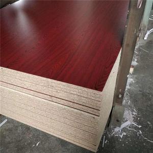 Tablero de Partículas Recubierto de Melamina de 18 mm, Lámina de Madera Contrachapada <span class=keywords><strong>MFC</strong></span> Laminada de 4x8 pies, Panel de Grado E0 al por Mayor para Fabricación de Muebles - Product Image 3