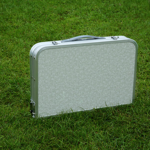 Mesa de pícnic portátil de aluminio de diseño moderno, muebles de exterior de hierro plegables cuadrados para viajes y entrenamiento - Product Image 4