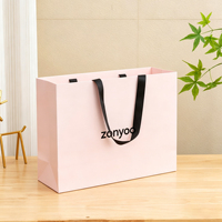 Sacs cadeaux en papier pliables de luxe personnalisés, échantillon gratuit, sacs de shopping écologiques de haute qualité pour mariage et fête