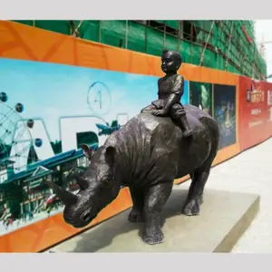 Vente chaude Statue d'animal jardin extérieur durable Bronze Plaza Center Sculptures de taureaux personnalisées