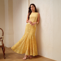 Robe de soirée sirène élégante jaune en dentelle sans manches pour femme, idéale pour mariage, fabrication sur mesure en petites séries, vente rapide en gros