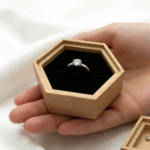 Caja de madera de haya para manualidades, joyería y relojes, caja de recuerdos de madera, caja de regalo hecha a mano, caja de joyería de madera de Vietnam. - Product Image 2