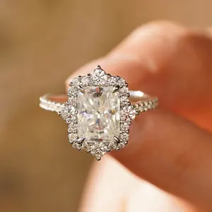 멋진 보석 4.0ct Moissanite 약혼 반지 여성 14K 18K 골드 라디안 컷 랩 다이아몬드 반지 결혼 반지 보석 상자 포함