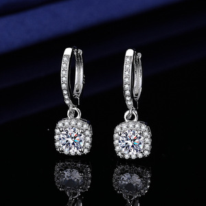 Pendientes de Aro con Diamantes Corte Princesa en Oro Blanco, Joyería de Boda para Mujer - Product Image 2