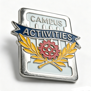 Badge croix personnalisé en émail dur, emblème métallique plaqué argent pour souvenir d'événement universitaire, de club ou scolaire - Product Image 2