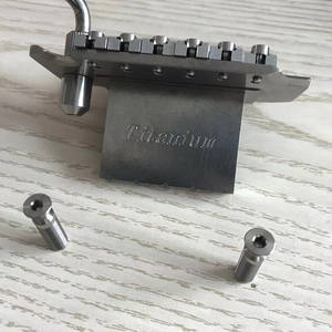 Fábrica personalizada GR5 guitarra eléctrica bajo eléctrico titanio puente poste tornillo perno pernos para Floyd Rosa <span class=keywords><strong>Musicman</strong></span> - Product Image 5