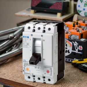 Disjoncteurs à boîtier moulé à rupture rapide EATON <span class=keywords><strong>NZMN2</strong></span>-A160-NA pour équipements de machines-outils - Product Image 3