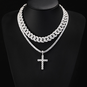 Pendentif croix serti de moissanite VVS avec certificat GRA, plaqué or sur argent sterling 925, finition fine et élégante, en promotion - Product Image 6