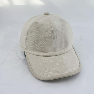 تصميم متناظر من الجاكار بتصميم ناعم من أفضل العلامات التجارية قبعة سائقي الشاحنات بألوان متعددة غطاء مصمم متاح - Product Image 1