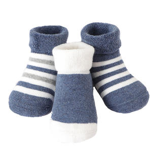 Ha lavorato <span class=keywords><strong>a</strong></span> <span class=keywords><strong>maglia</strong></span> Capretti Calzini Calzini di Cotone di Inverno Semplice Motivo <span class=keywords><strong>a</strong></span> Strisce Non-slip <span class=keywords><strong>Neonato</strong></span> del Ragazzo Del Bambino Del Bambino Calza Scarpe - Product Image 2