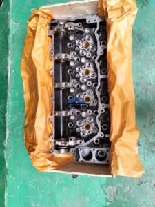 Cabeza de Cilindro de Motor 4HK1 para Excavadoras ZX200-3, ZX210-3, ZX240-3, ZX250-3, CX210B, CX240B - Product Image 2