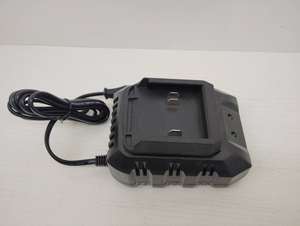 <span class=keywords><strong>Chargeur</strong></span> rapide universel compatible <span class=keywords><strong>Makita</strong></span>. Convient aux batteries de 2,0 Ah et 4,0 Ah. - Product Image 1
