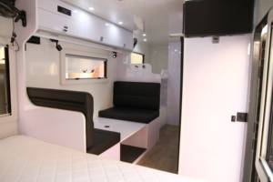 Nouvelle caravane tout-terrain de luxe Ecocampor 19 pieds avec un design moderne, un espace de couchage confortable, légère et pliable - Product Image 4