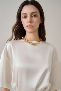 Chemises haute couture pour femmes élégantes EVE BLOUSE en soie sans manches Mison Satin vêtements pour femmes à la mode ODM de la marque WhiteAnt - Product Image 3