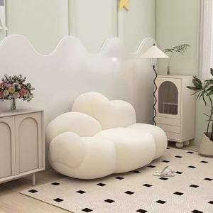 Canapé nuage miniature style Ins, parfait pour les petits espaces, les salons de manucure, les magasins de vêtements - Product Image 1