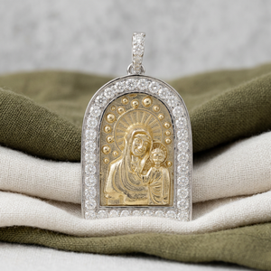 Pendentif naturel bicolore Or Vierge Marie et Bébé Jésus, Diamant, Bijou de luxe, Charme plaqué or pour femme, Certifié 9-18 carats - Product Image 3