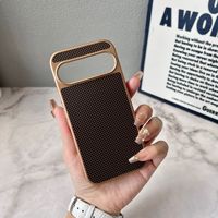 Étui de téléphone de luxe style professionnel avec cadre électroplaqué brillant et motif en fibre de carbone pour Google Pixel 10 9pro 8
