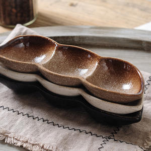 Plat à collation rétro <span class=keywords><strong>japonais</strong></span> à trois grilles, assiette à sauce créative en céramique pour table de camping, vente en gros en usine - Product Image 4