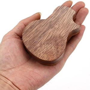 Caja de Almacenamiento para Púas de Guitarra de Madera, Forma de Corazón, Juego de Púas de Madera Maciza para Ukelele, Accesorios para Guitarra - Product Image 2