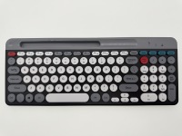 Ensemble clavier et souris sans fil 2,4G ultra-plat personnalisé OEM pour ordinateur de bureau et ordinateur portable avec support pour ordinateur portable