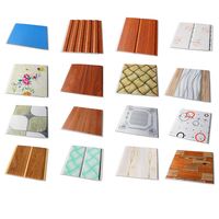 Azulejos de techo laminados de PVC para interiores modernos, populares para decoración del hogar, techos falsos impermeables con diseño perforado y artístico