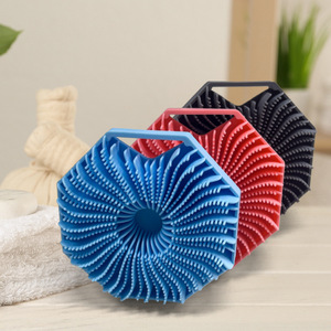 Cepillo de silicona antimicrobiano para ducha, con mangos antideslizantes, para lavado corporal, exfoliación, masaje y limpieza profunda de la piel. - Product Image 3