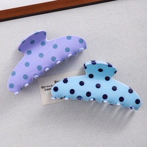 YJL NEUE Maßgefertigte Französische Retro Creme Gepunktete Große PVC-Haarklammern für Frauen Modische Haaraccessoires für Mädchen - Product Image 1