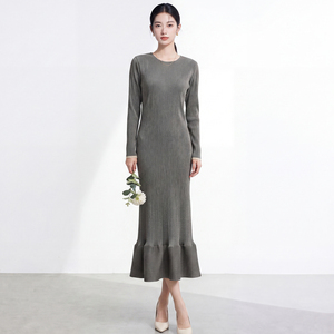 Robe longue plissée et froncée Miyake pour femme, coupe ajustée, élégante, ligne A, mi-longue, tissée 100 % polyester, antistatique, pour l'automne - Product Image 3