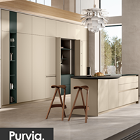 Meuble de cuisine moderne de luxe Purvia sur mesure avec comptoir en marbre vert foncé, bar flottant à charnières, mobilier haut de gamme pour la maison