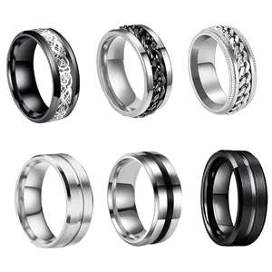 Set di Anelli Girevoli U&ME in Acciaio Inossidabile - 6 Pezzi, Design a Catena Intrecciata Nero e Argento per Uomo e Donna, Anello di Promessa per Matrimonio - Product Image 1