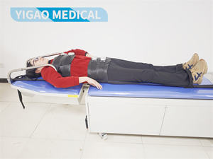 Lit de traction inclinable <span class=keywords><strong>électrique</strong></span> médical pour hôpital, équipement de chiropratique, physiothérapie, <span class=keywords><strong>ostéopathie</strong></span>, <span class=keywords><strong>table</strong></span> de traitement opératoire - Product Image 3